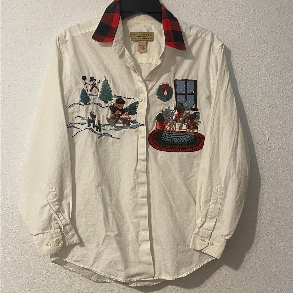 Plaid Collar White Button Down Shirt with Embroidered Design